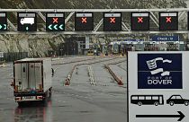 Un poids lourd sur le port de Douvre, au Royaume-Uni, le 4 janvier 2021