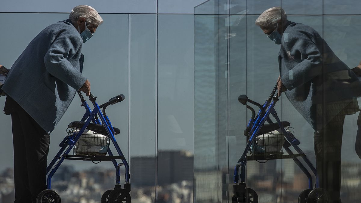 رجل مسن في دار رعاية إسبانية في العاصمة مدريد. 2021/03/15