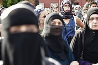 منع پوشش صورت با برقع در برخی کشورهای اروپایی