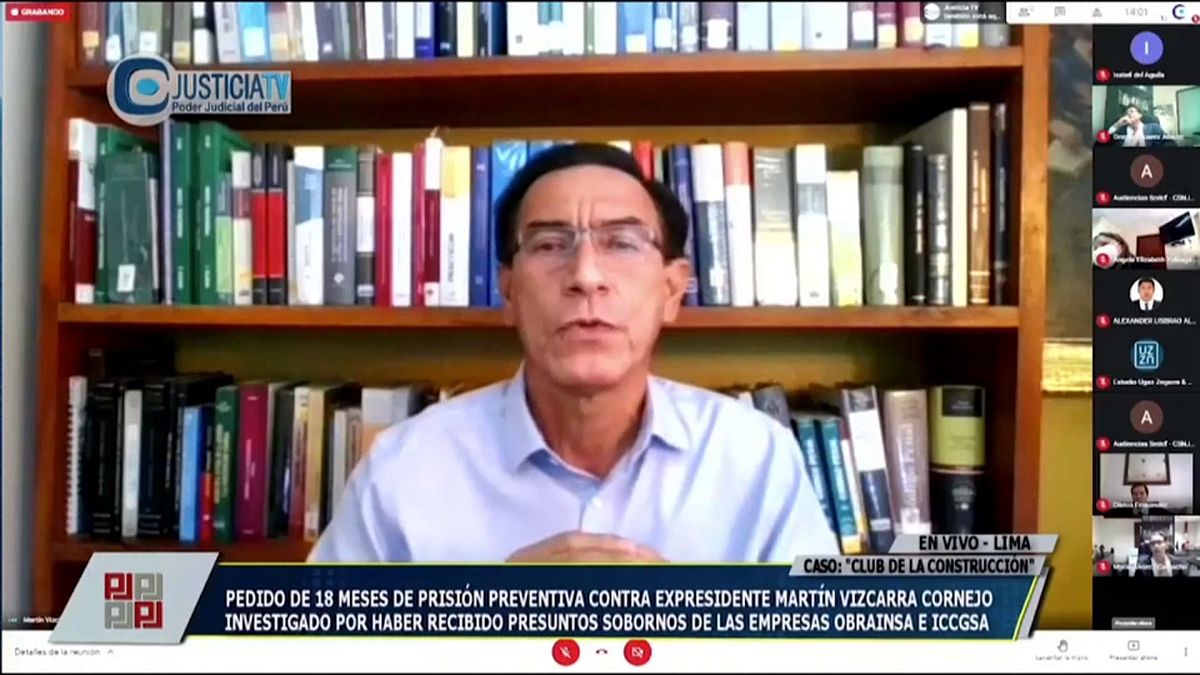 El expresidente peruano, Martín Vizcarra hace una declaraciónes por TV