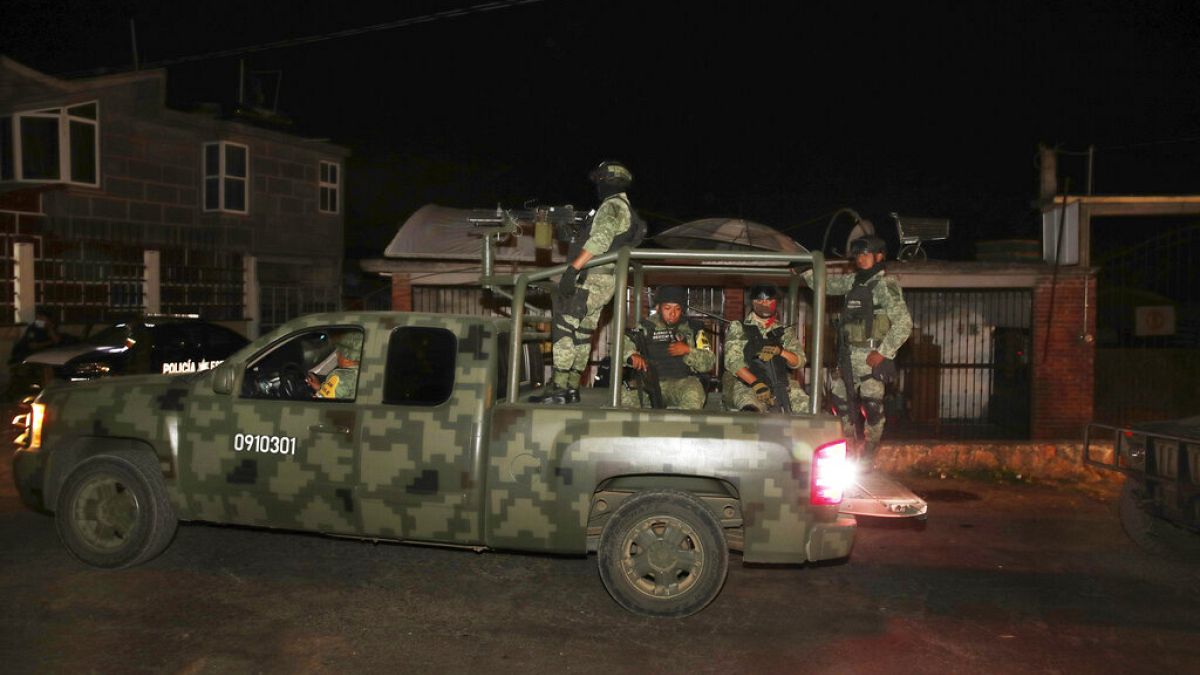 Meksika'da silahlı saldırı: En az 13 polis hayatını kaybetti