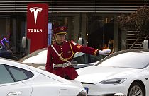 Tesla, Çin'in en büyük şehri Şangay'da büyük bir fabrikaya sahip.