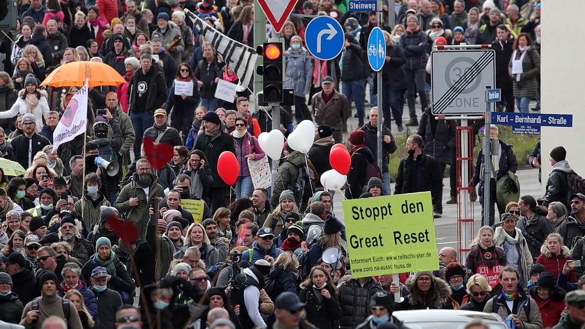 Kassel'de Covid-19 önlemleri protesto edildi 
