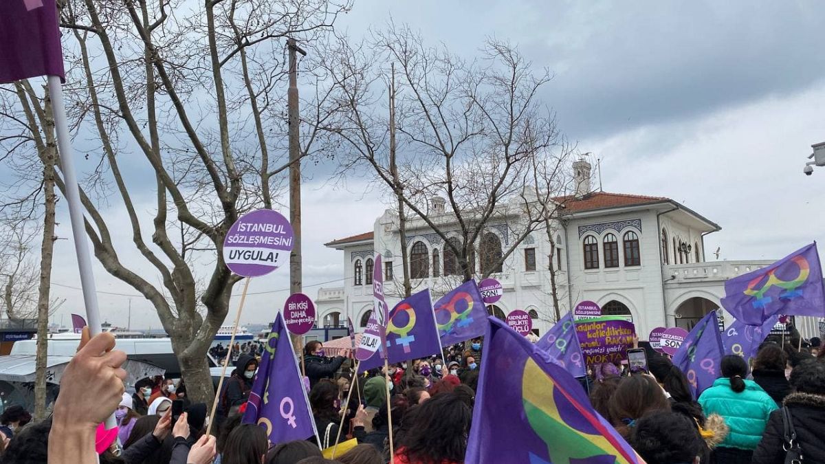 Kadıköy'de kadın hakları savunucuların protestosu