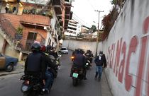 Police on the hunt for violators of anti-covid measures in Venezuela slum