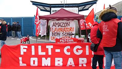 Proteste dei lavoratori Amazon. 