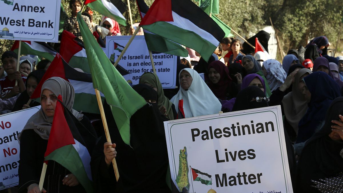 تظاهرات شهروندان فلطسینی دادخواه در حمایت از رسیدگی دیوان کیفری بین‌المللی به شکایت تشکیلات خودگردان از اسرائیل