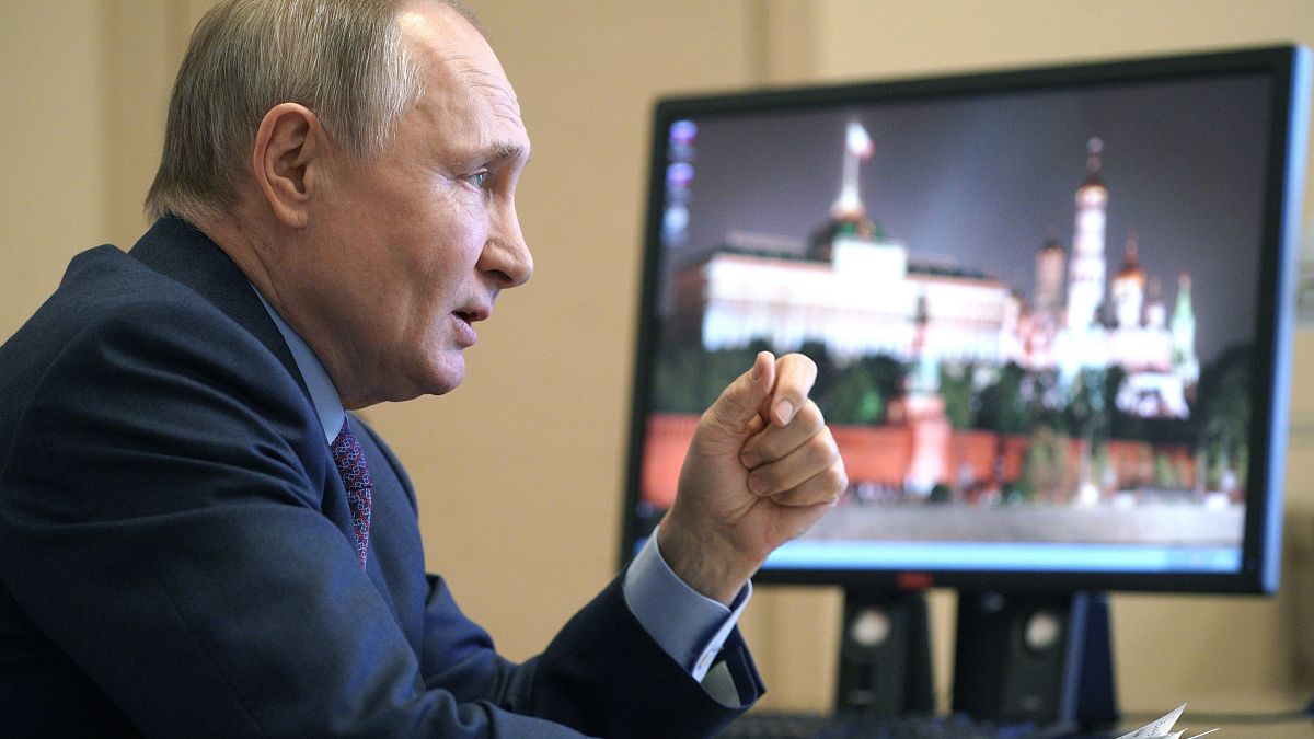 Президент РФ проводит видеоконференцию с членами правительства, 22 марта