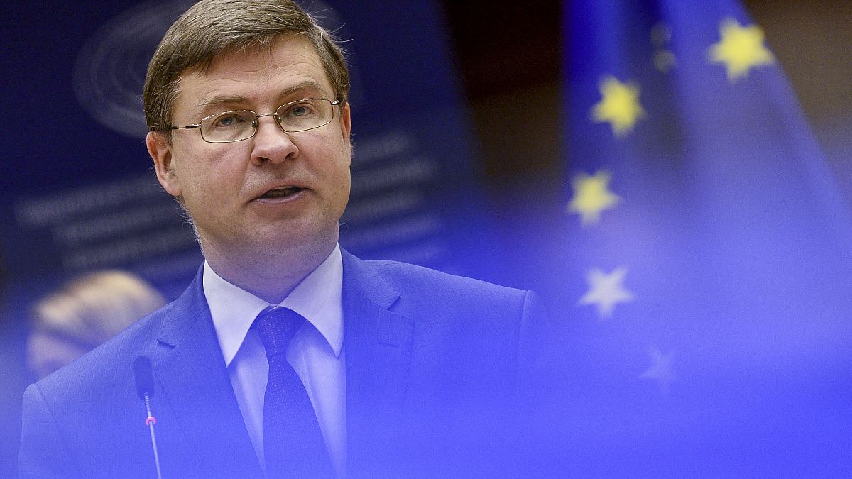 Vice-President Dombrovskis announced the new criteria to assess vaccine exports. 