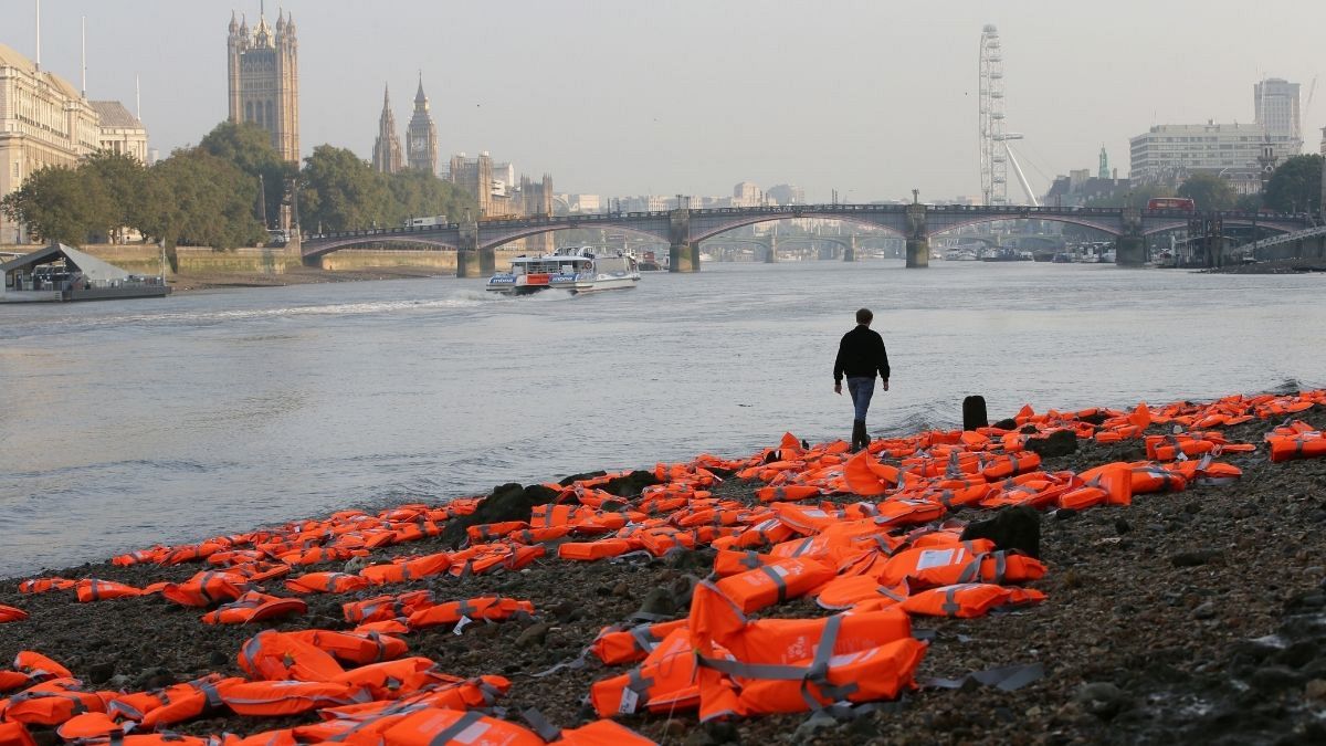 اعتراض مدنی به مخاطره پیشِ‌رویِ پناهندگانی که از راه دریا خود را به بریتانیا می‌رسانند