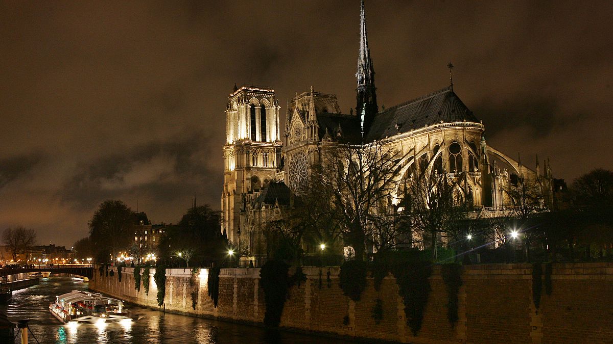 Mozivásznon a Notre-Dame-i tűz