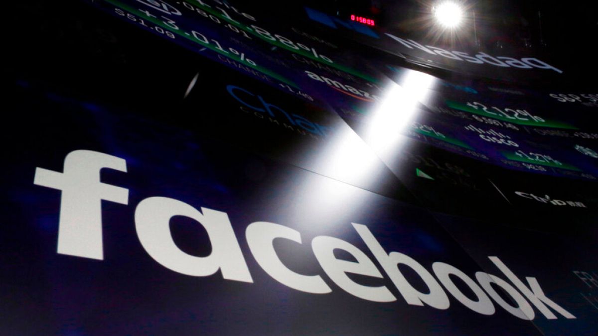 Facebook, 2 Çinli firmanın siber saldırı için Çinli hackerlara yazılım sağladığını ileri sürdü.