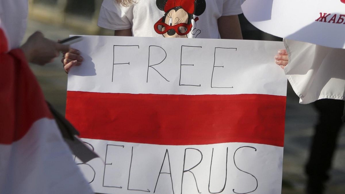 Belaruslu gazetecilerin serbest kalması talebiyle Lizbon'da eylem