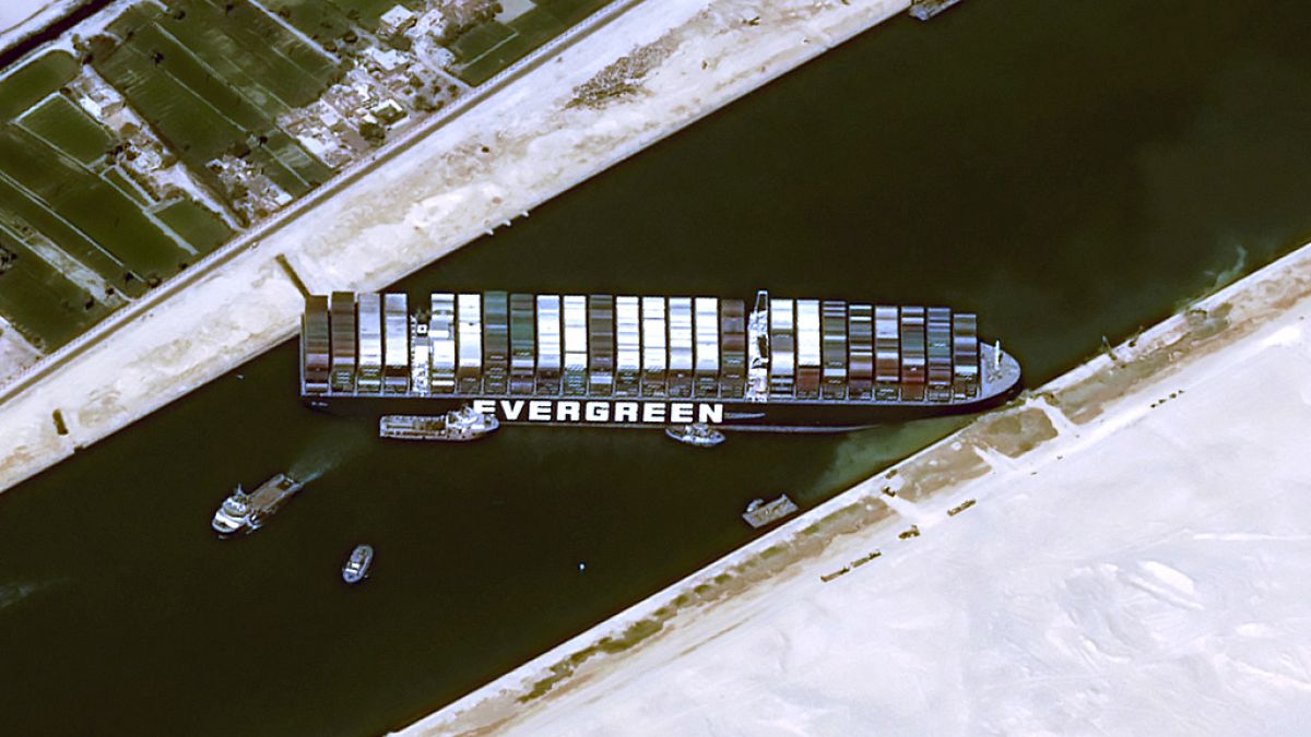 Photo satellite montrant le navire EverGreen en travers du Canal de Suez (25/03/2021) - Cnes2021, Distribution Airbus DS / AFP