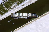 Photo satellite montrant le navire EverGreen en travers du Canal de Suez (25/03/2021) - Cnes2021, Distribution Airbus DS / AFP
