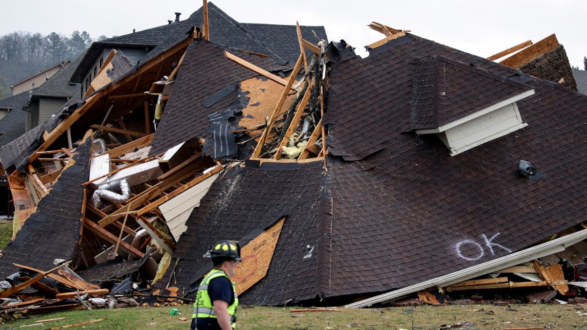 Una cascada de tornados deja 6 muertos en el sureste de Estados Unidos