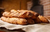 خبز الباغيت الفرنسي الشهير