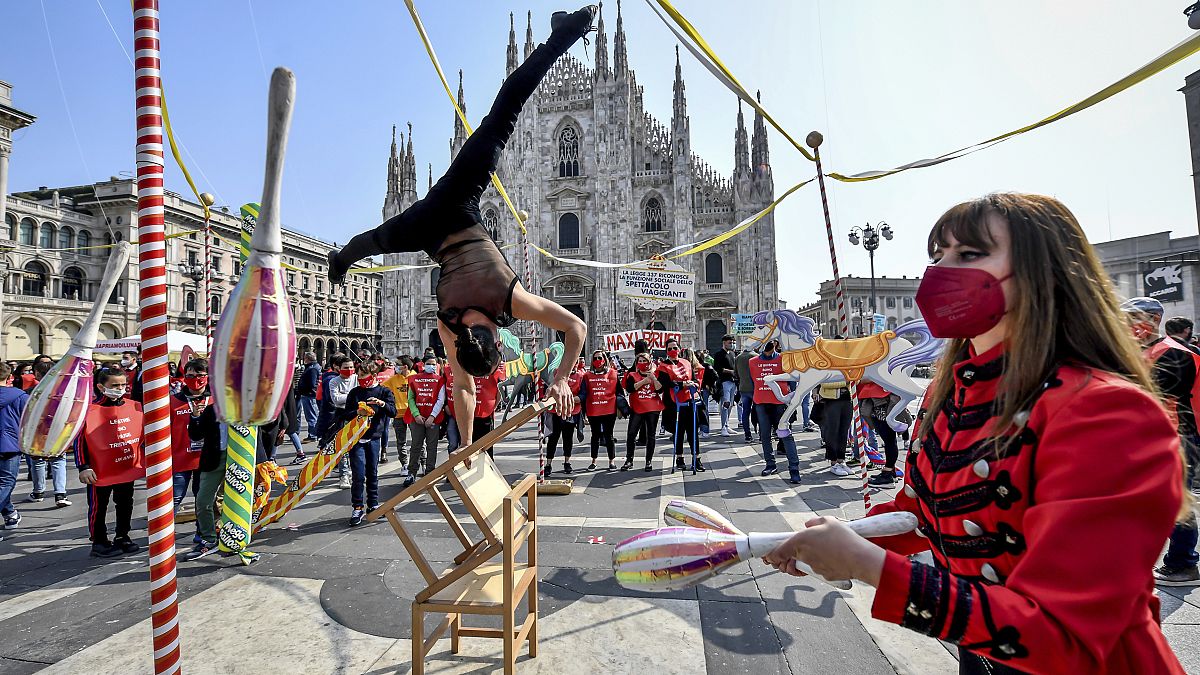 Cirkuszművészek tartottak színes demonstrációt Rómában