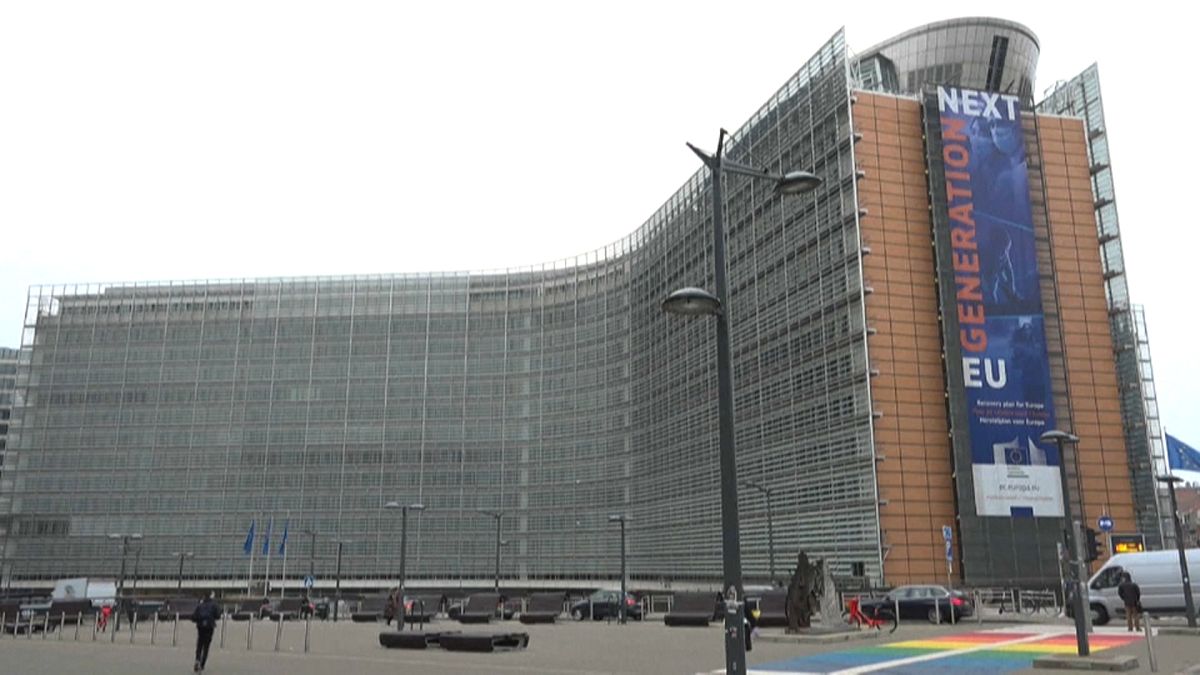 A német alkotmánybíróság felfüggesztette az uniós mentőcsomag ratifikációját