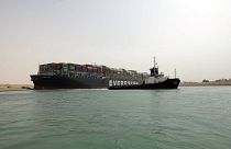 Süveyş Kanalı'nda karaya oturan “The Ever Given" yük gemisi