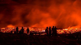 İzlanda'da 6 bin yıl sonra faaliyete geçen Fagradals Yanardağı lav püskürtmeye devam ediyor