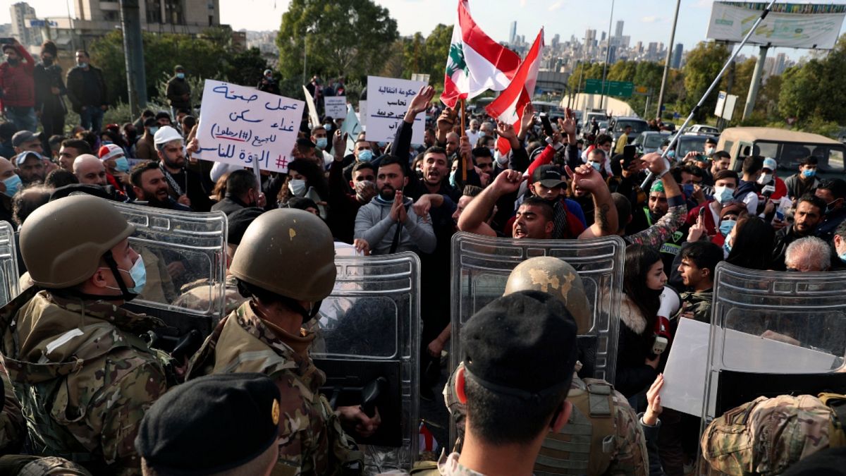 مواجهات بين المتظاهرين وقوات الأمن اللبناني