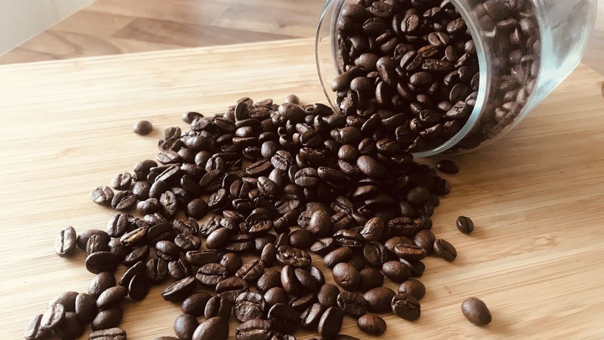  تأتي أزمة قناة السويس في ظل معاناة قائمة لشركات القهوة الأوروبية للحصول على الإمدادات من فيتنام، أكبر منتج للروبوستا في العالم.