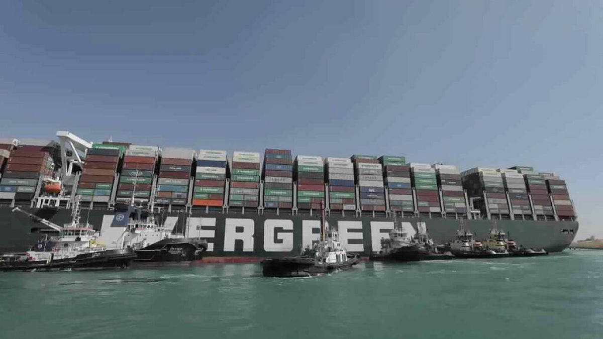 Canale di Suez: Ever Given disincagliata, il traffico può riprendere