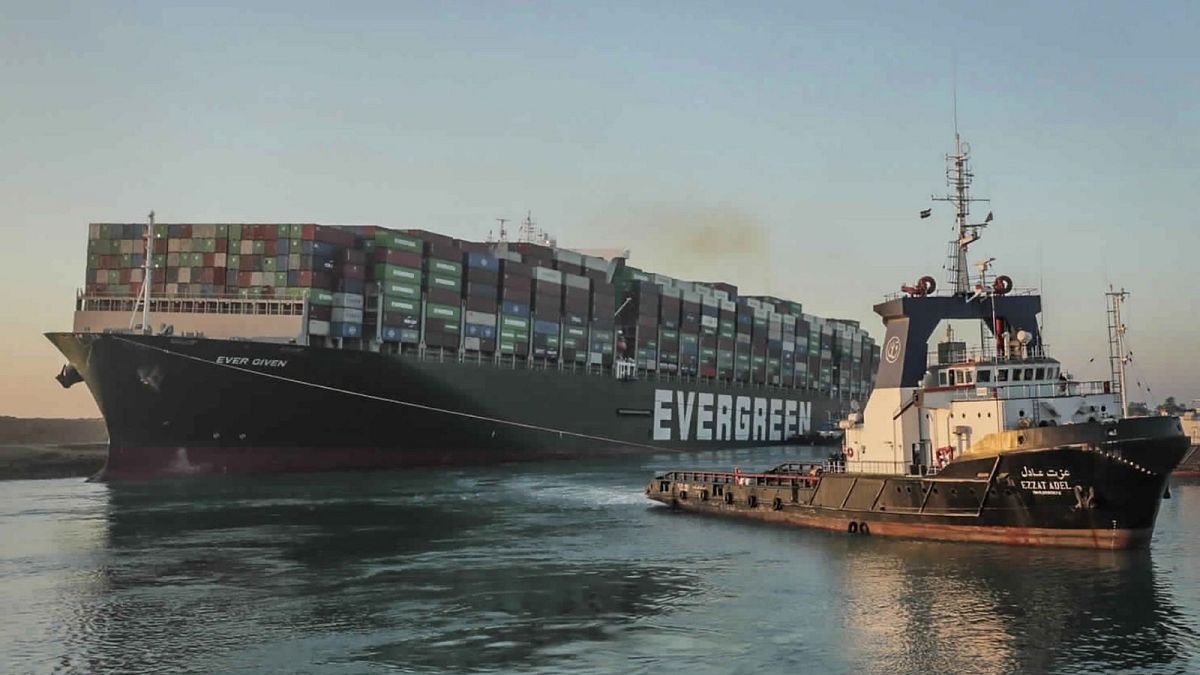 Ever Given, a Panama-flagged cargo ship