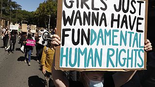 Χιλιάδες διαδηλωτές σε διαφορετικές πόλεις της Αυσταλίας κατήγγειλαν τη βία κατά των γυναικών