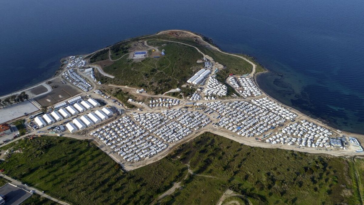 Das Flüchtlingslager Karatepe aus Lesbos, das EU-Kommissarin Ylva Johansson besucht hat
