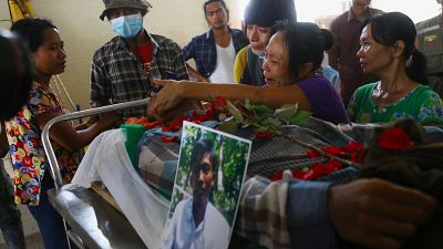 Birmanie : l'hommage à un charpentier tué en pleine rue