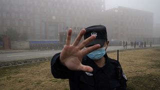 La seguridad aleja a los periodistas del Instituto de Virología de Wuhan