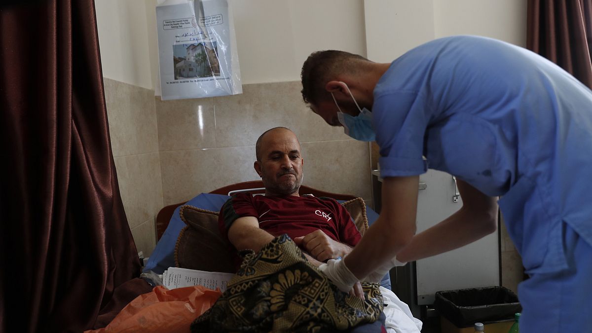 مستشفى في مخيم خان يونس بقطاع غزة