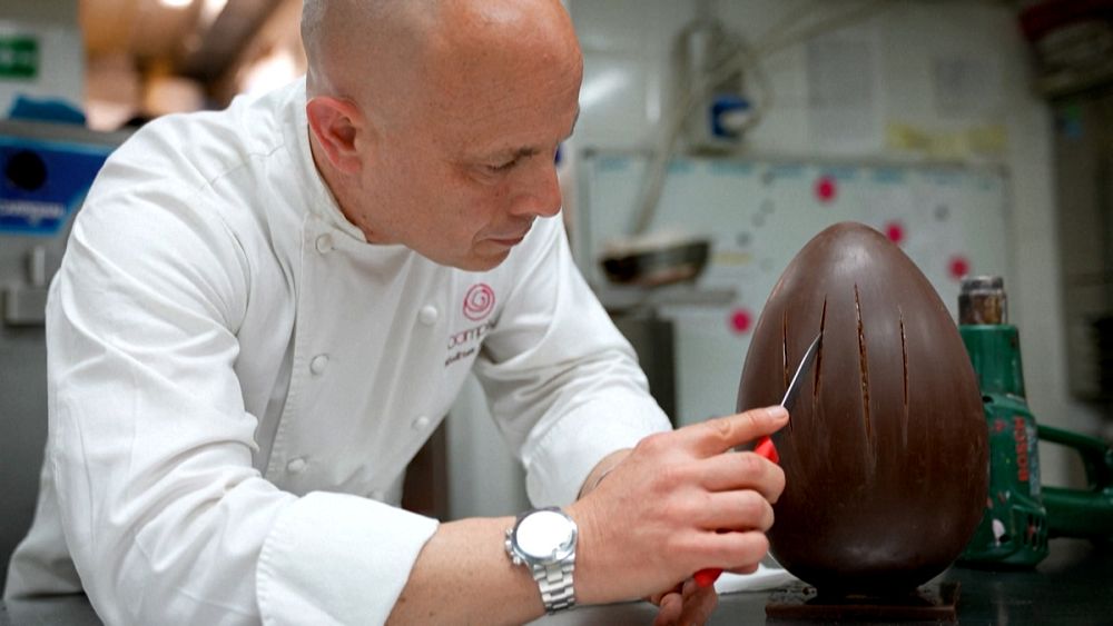 pastry-chef-turns-easter-eggs-into-art