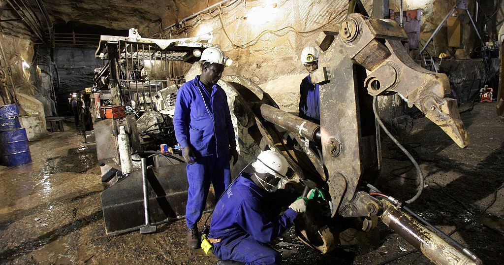 Niger Republic: largest uranium mines close | Africanews