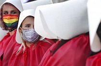 Demonstrantinnen bei einer Kundgebung gegen die Pläne der polnischen Regierung, aus der Istanbul-Konvention zur Bekämpfung häuslicher Gewalt auszutreten, in Wars