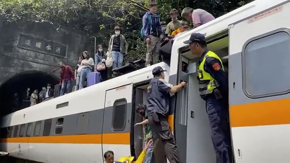 Trágico descarrilamiento de tren en Taiwán, al menos 48 muertos y decenas de heridos