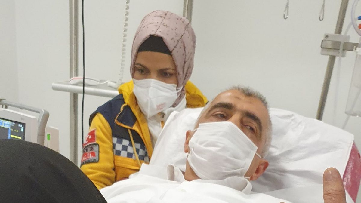 Gözaltına alınan eski HDP Kocaeli Milletvekili Ömer Faruk Gergerlioğlu hastaneye kaldırıldı.