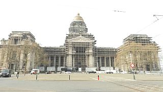 Il Palazzo di giustizia di Bruxelles "impacchettato"
