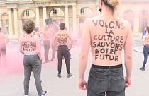 Lockdown-Proteste in Bukarest, St. Gallen, Paris und Stuttgart