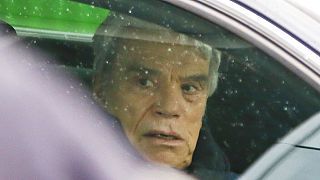 Bernard Tapie e a mulher agredidos em assalto