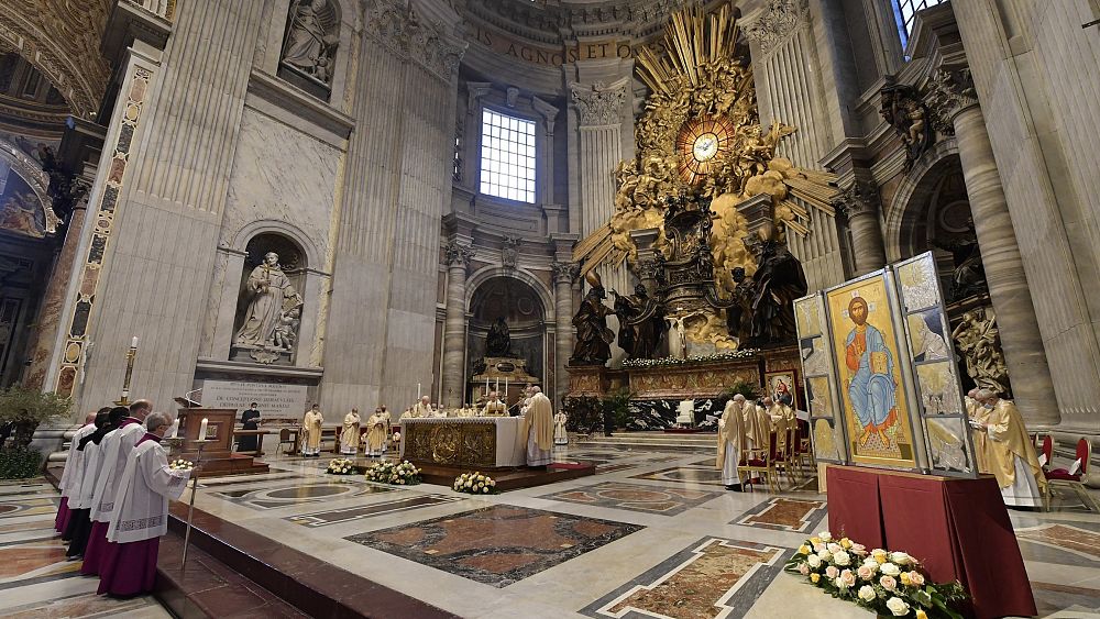 pope-francis-celebrates-subdued-easter-sunday-mass