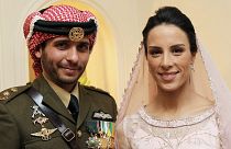 Prens Hamza bin Hüseyin eşiyle birlikte