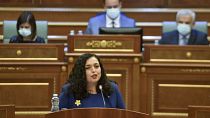 La presidenta de Kosovo, Vjosa Osmani, en el Parlamento tras su elección