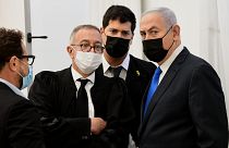 Tanúvallomásokkal foytatódik Netanjahu büntető pere