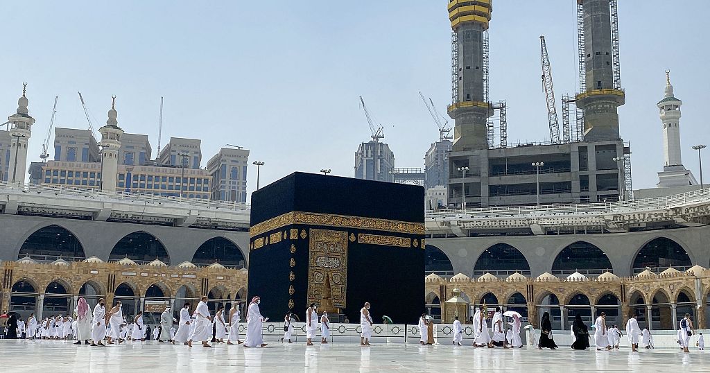 Saudi Arabia to allow only immunised pilgrims to Mecca | Africanews
