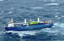 Das besatzungslose Frachtschiff treibt im Nordmeer umher, 05.04.2021