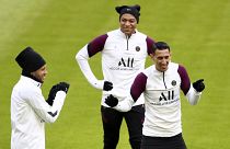 Die PSG-STars Neymar, Kylian Mbappé und Angel di Maria liefen sich im kalten München schon mal war