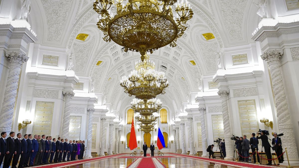 Hszi Csin-ping kínai és Vlagyimir Putyin orosz elnök találkozója Szentpéterváron, 2019-ben